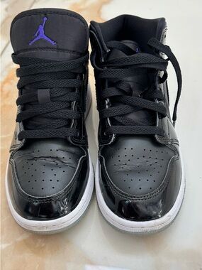 Nike Black Patent Leather Sneakers with Purple Jumpman 5.5 kids fast ship